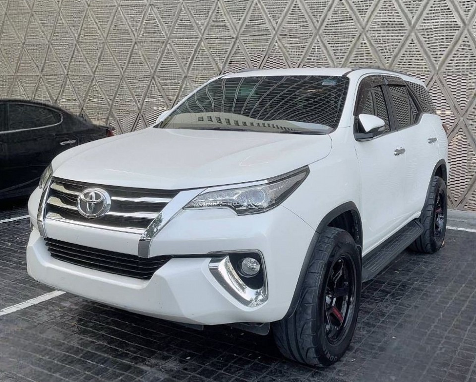 รถ SUV 7 ที่นั่ง