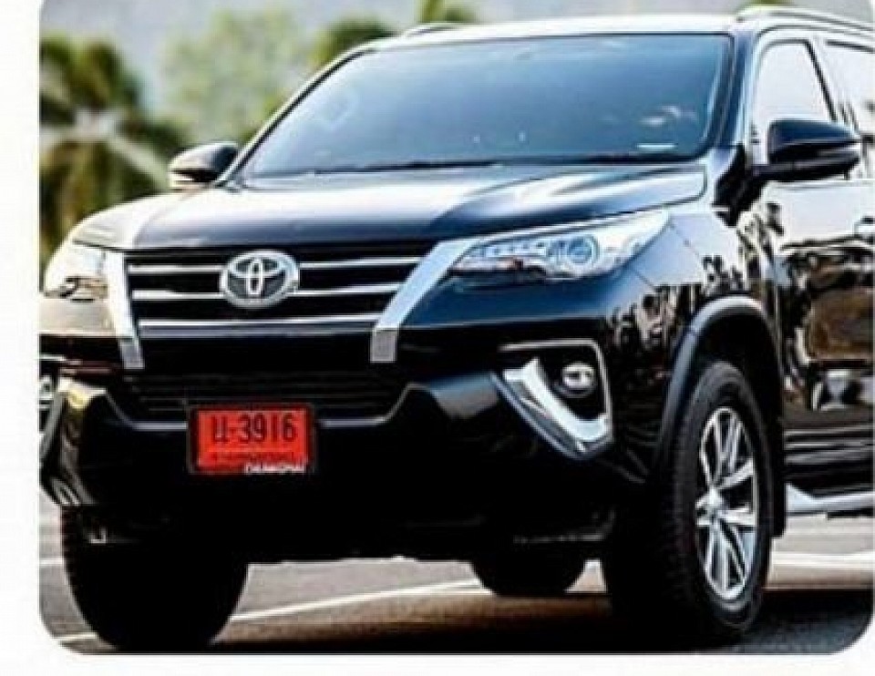 รถ SUV 7 ที่นั่ง